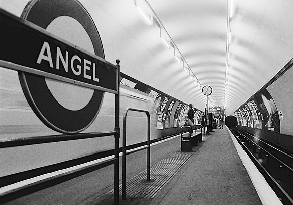 Angel underground station before modernisation