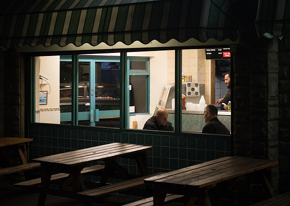 Southend chippie chat (after Hopper's 'Nighthawks')