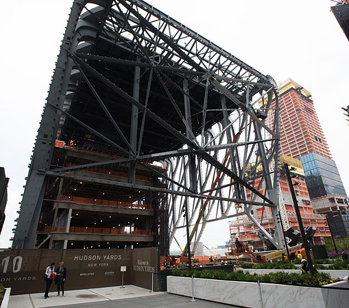 Hudson Yards sue and Jenni