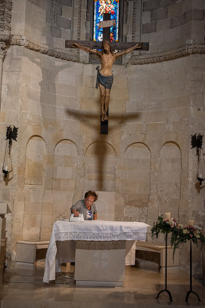 Matera cathedral ironing