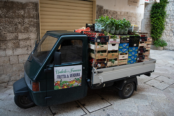 Bari tuktuk delivery