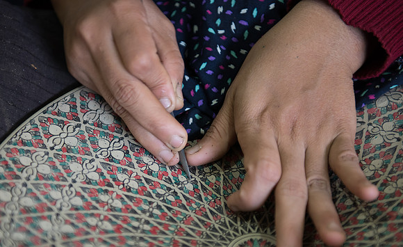 Bagan lacquerware carving