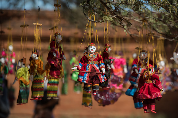 Bagan puppets