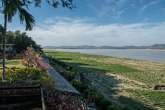 Bagan Thande hotel view of Ayerwaddy river