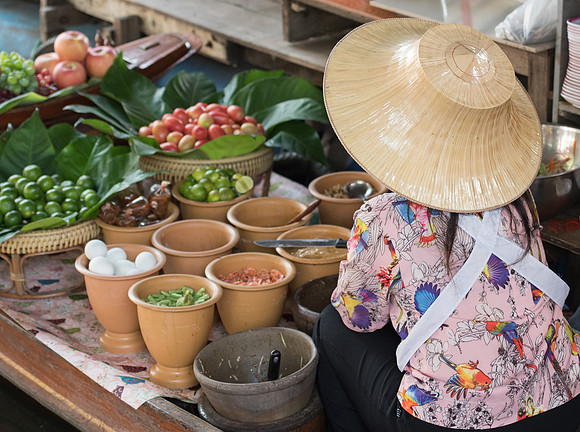 Bangkok floating market veg 2