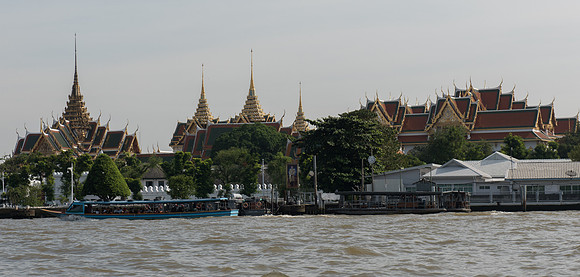 Bangkok palace from river