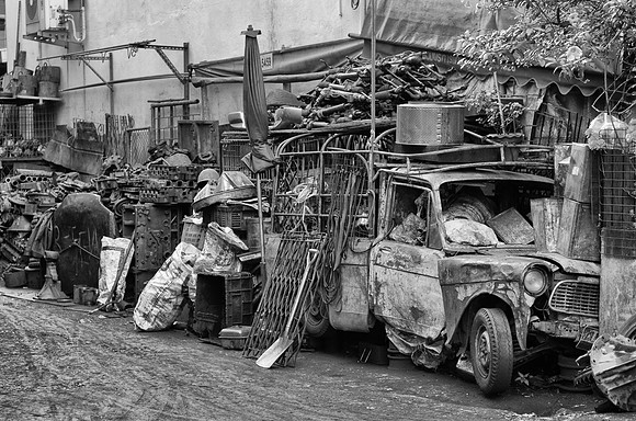 Bangkok auto breakers wreck bw