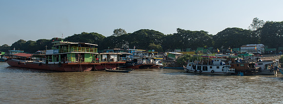 Mandalay Ayerwaddy boat landing
