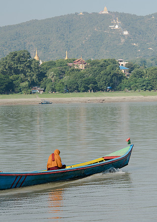 Mandalay Ayerwaddy river monk 1