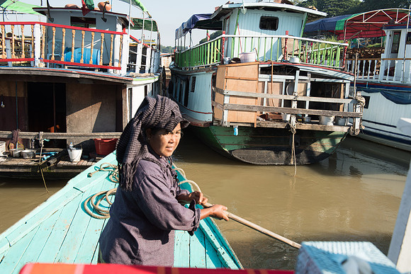 Mandalay Ayerwaddy river Mrs Boatlady