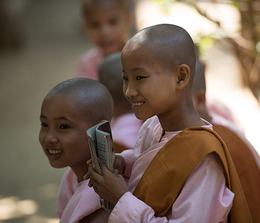 Mandalay Mingun novice nuns 4