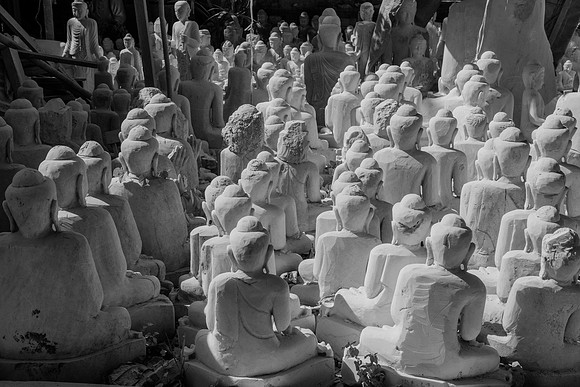 Mandalay Buddahs queuing bw