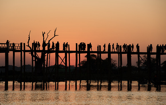 Mandalay U Bein Bridge silhouettes