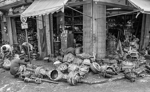 Bangkok auto breakers bw
