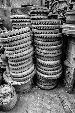 Bangkok auto breakers gears bw