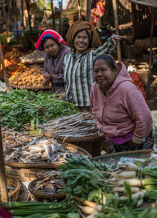 Market 3 women