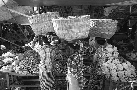 Market women baskets bw