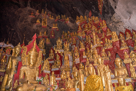 Pindaya cave Buddahs