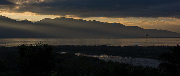 Inle Lake balloon 1