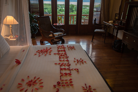 Inle Lake View bedroom mingalabar