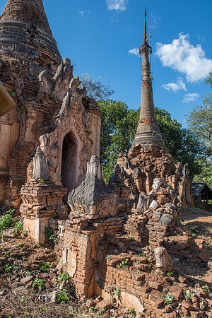 Inle lake temple ruin