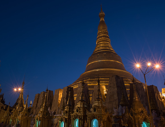 Yangon Shwedegon lights