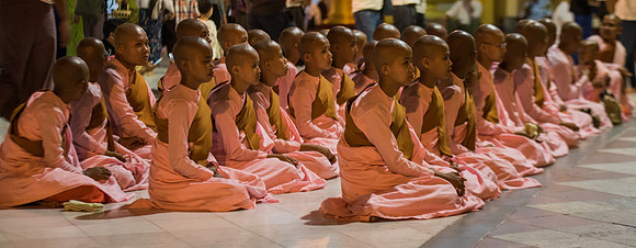 Yangon Shwedegon nuns