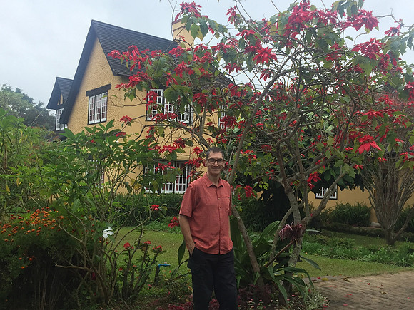 Kalaw Amara Resort poinsetta Gary