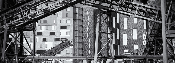 Flats and machinery BW