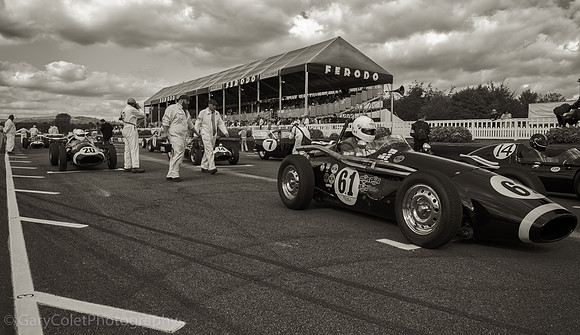 18 Goodwood Revival start grid 2 bw