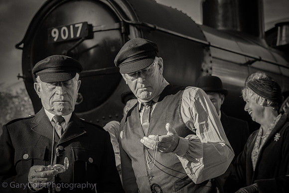18 Goodwood Revival conductor bw