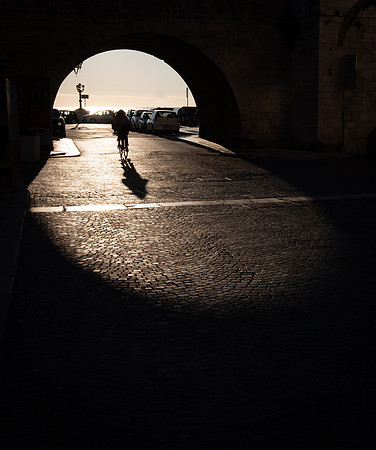 Bari arch silhouette