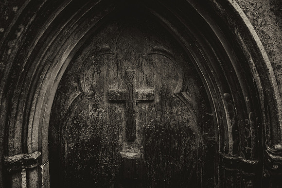 Highgate cemetery bw 5