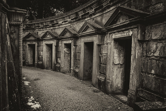 Highgate cemetery bw collonade