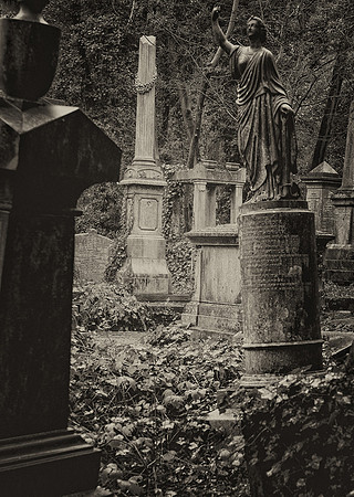 Highgate cemetery bw monuments