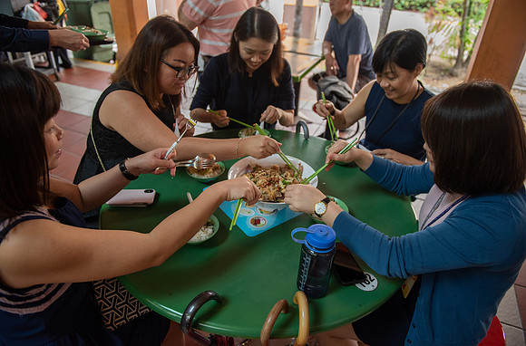 Singapore Maxwell food court girls eating