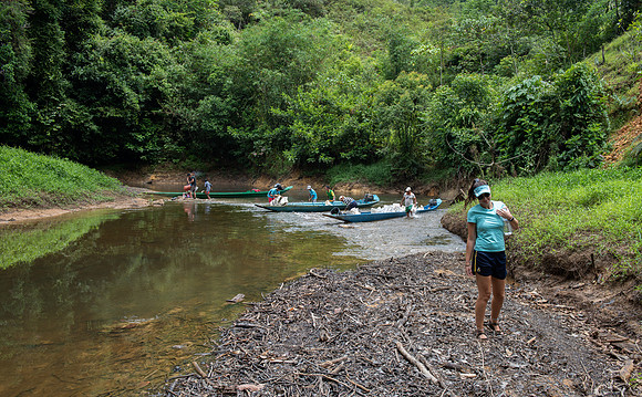 Mengkak river walk boats Libby