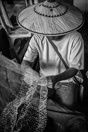 Mengkak longhouse fishnet repair hat bw