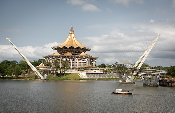 Kuching Parliament and bridge