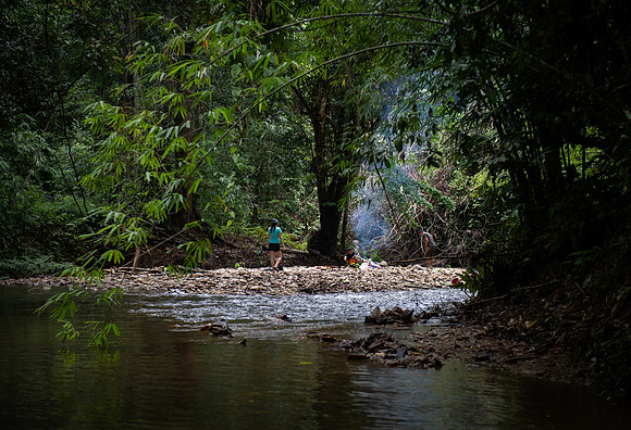 Mengkak waterfall hike lunch smoke