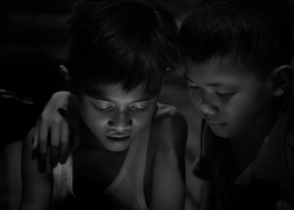 Mengkak Iban kids uplit bw