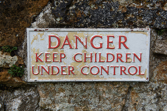 Danger children sign 3