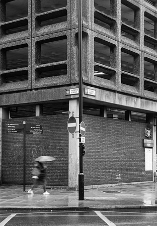 Minories umbrella bw