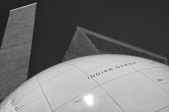 LSE and globe 2 bw