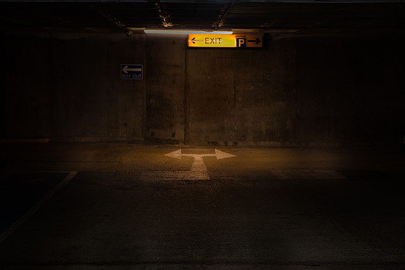 Minories exit direction arrows