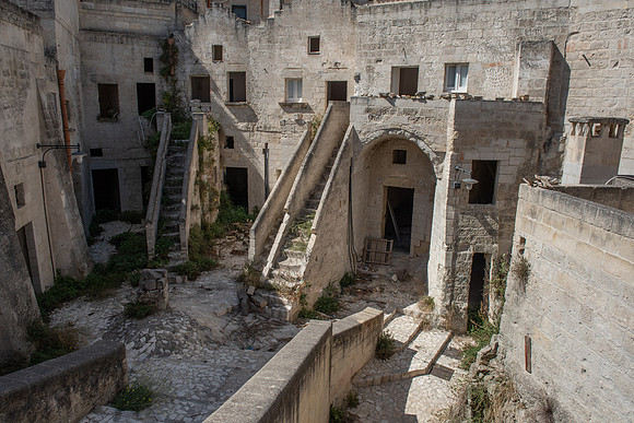 Matera courtyard