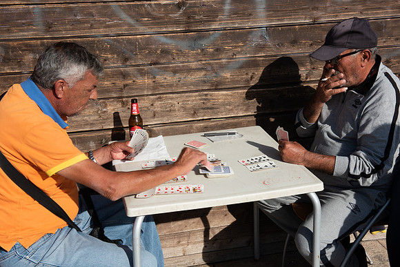 Bari fishermen playing cards