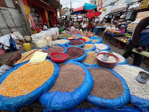 Tana market grains